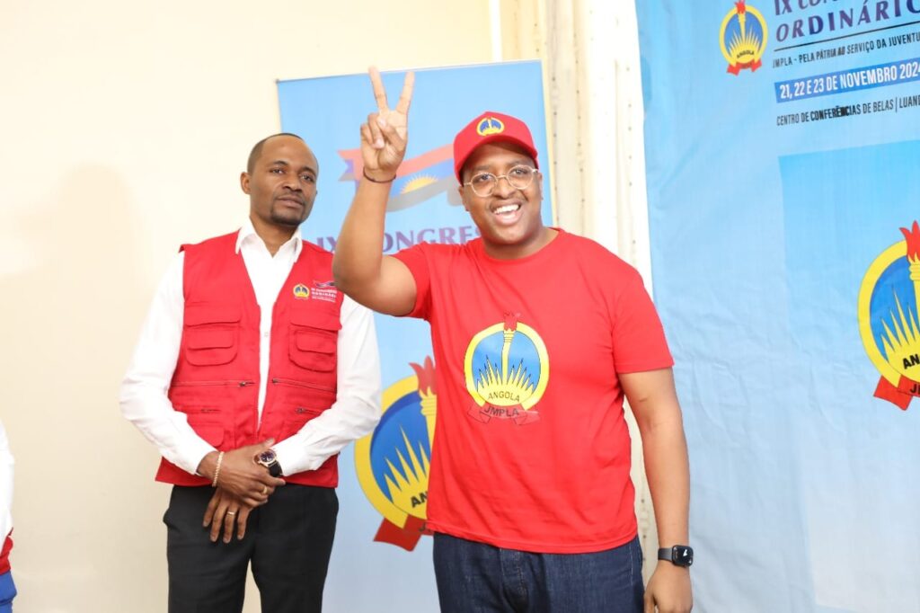 JUSTINO CAPAPINHA APRESENTA CANDIDATURA À LIDERANÇA DA JMPLA - MPLA